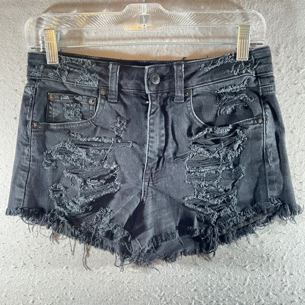1078 | American Eagle Vintage Hi-Rise‎ Festival Distressed Denim Shorts Black 6